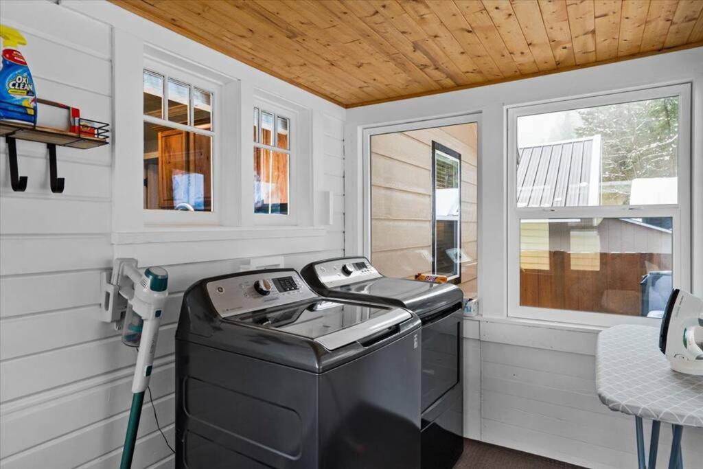 Close To Hiawatha Tr And Biking With Hot Tub Wallace Exterior photo